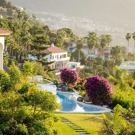 Relaxing Heated Pool Luxurious Views Massage Villa